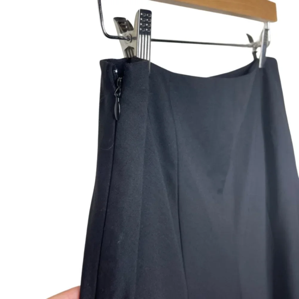 BANANA REPUBLIC | Black High Waist Flared Skirt with Side Zipper | Size 4 - Picture 3 of 9